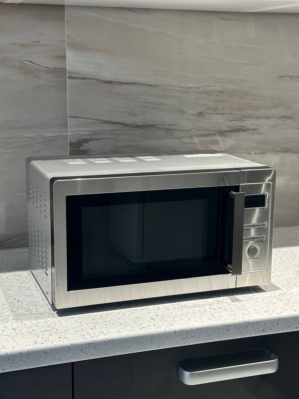 Мікрохвильова піч EWT INOX MEG50K-6